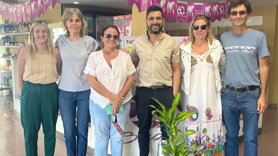 Autoridades visitaron a Jauregui y Morales en su aniversario