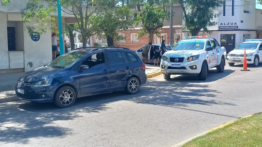 Accidente sin heridos en avenida Alsina y calle Güemes