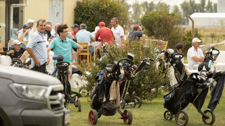 Importante participación de jugadores en el primer torneo de golf del año