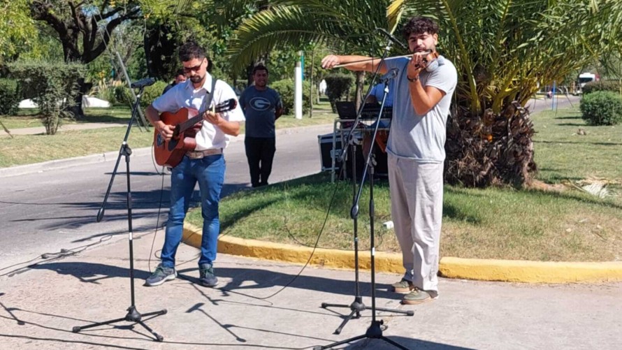 Con un acto protocolar, Bolívar celebró el 145° aniversario de su fundación