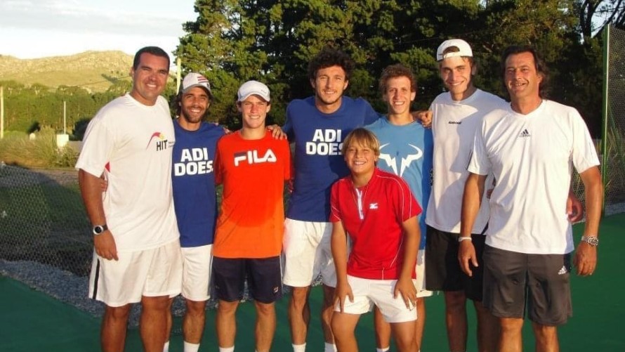 El bolivarense que compitió con Schwartzman y triunfa como entrenador en México: el esfuerzo de su familia y su rica historia en el tenis