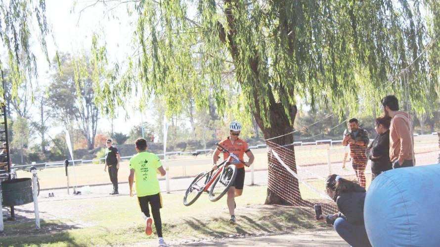 Exitosa realización del “Duatlón de Las Palmeras”