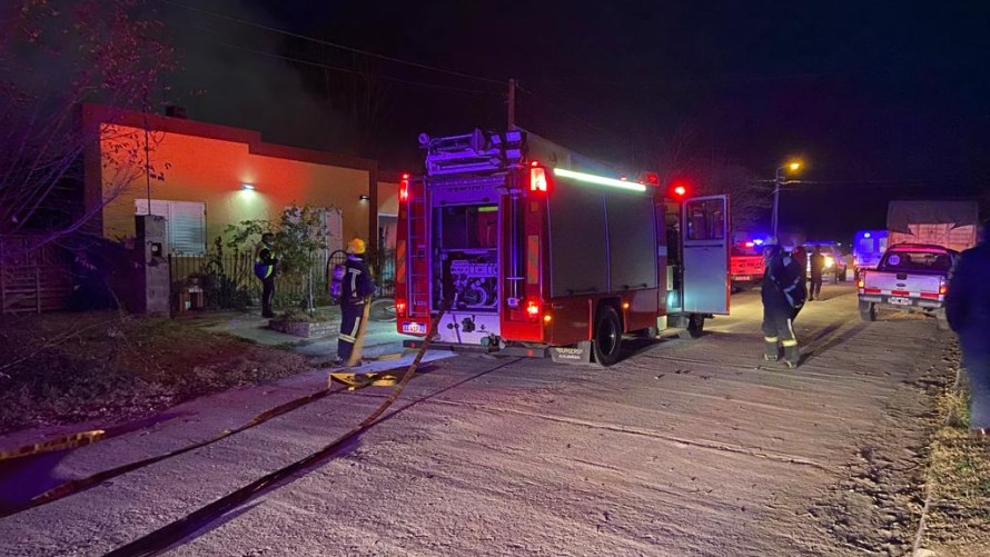 Un incendio en el Barrio Los Troncos provocó daños totales en una vivienda