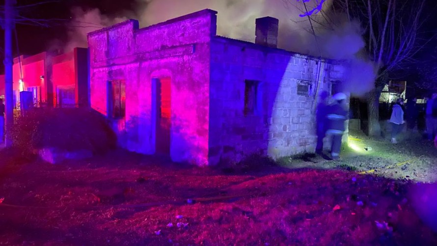 Un incendio en el Barrio Los Troncos provocó daños totales en una vivienda