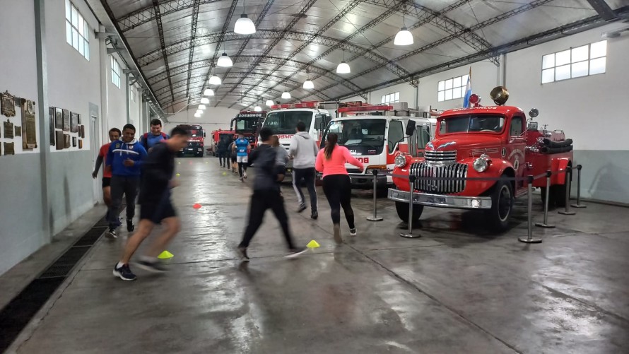 Bomberos de la región se preparan para competir en las olimpiadas bomberiles