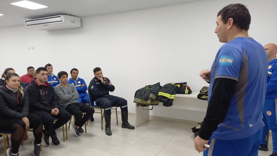 Bomberos de la región se preparan para competir en las olimpiadas bomberiles