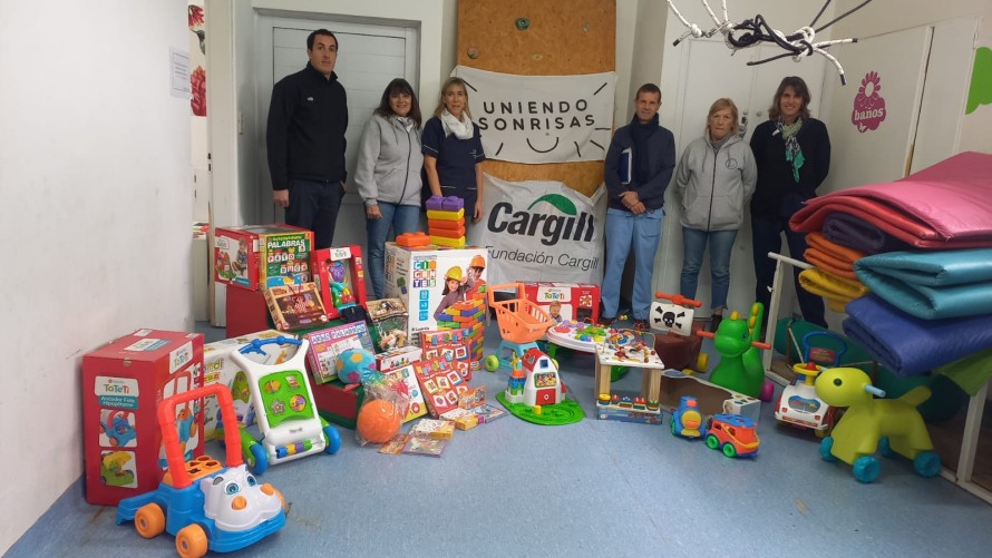 Fundación Cargill y Uniendo Sonrisas se aliaron para donar juguetes al CRIB