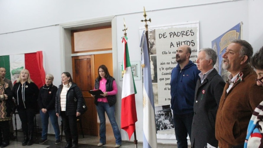Los italianos de Bolívar celebraron el 77 aniversario de la constitución de la República