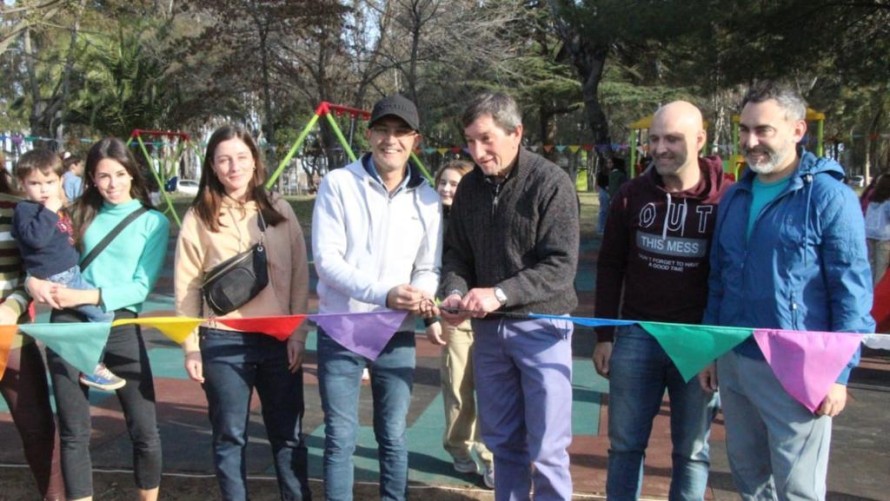 Quedó inaugurado un nuevo espacio para los niños en el parque “Las Acollaradas”