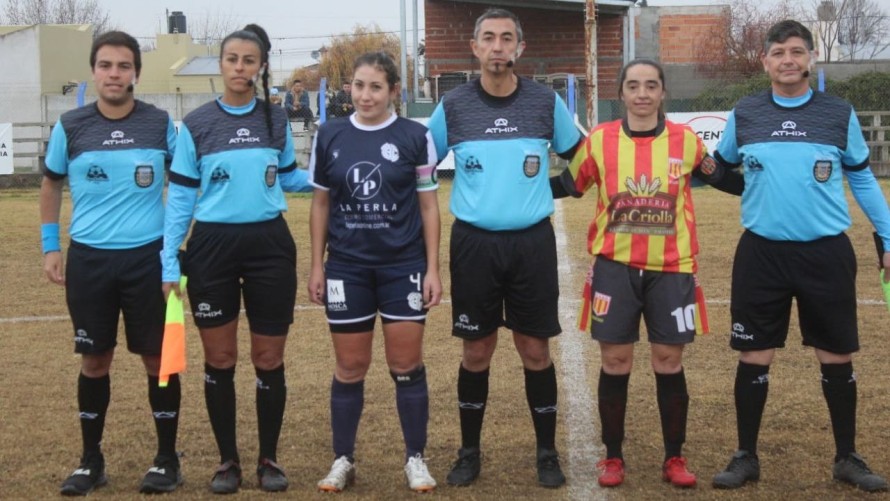 Las chicas de Bull Dog derrotaron a sus pares de Independiente y se consagraron campeonas de la Recopa