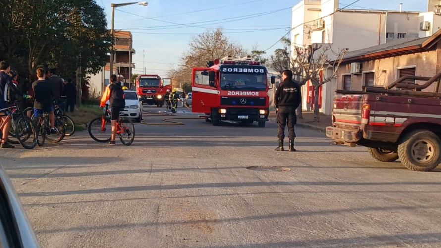 Se incendió un auto y los daños fueron de importancia