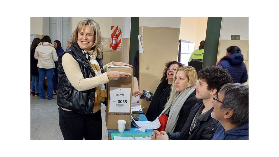 Marichu Goyechea votó y luego del mediodía parte rumbo a Buenos Aires