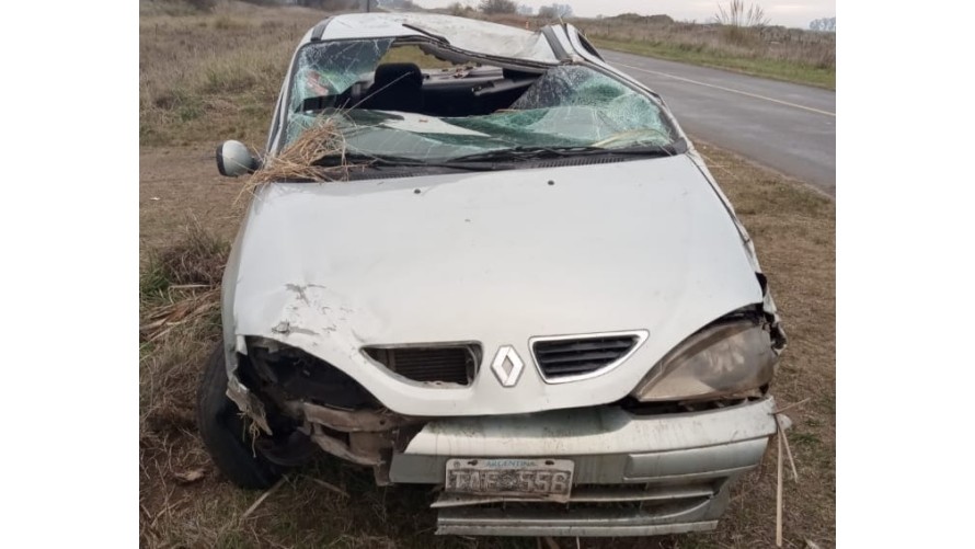 Se produjo un vuelco de madrugada en el Acceso Barnetche