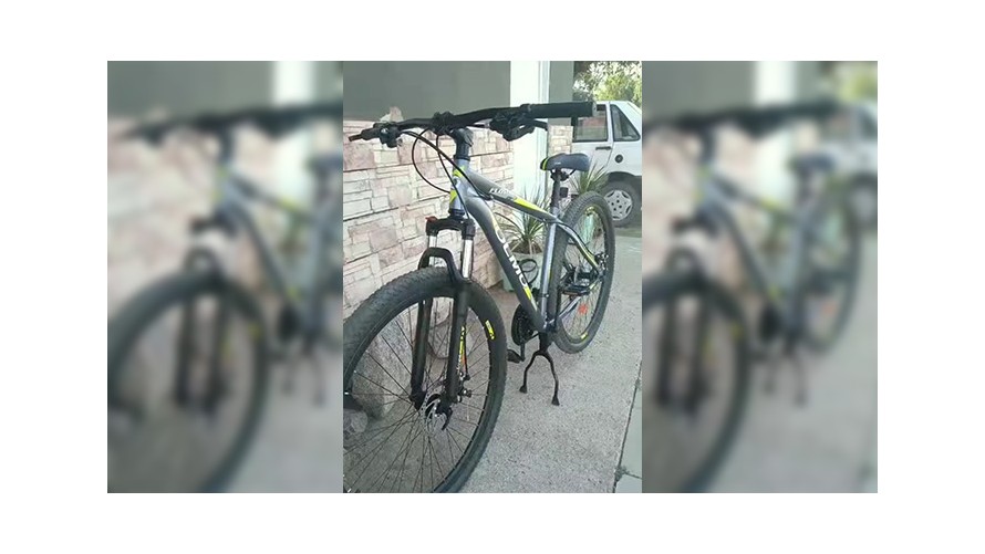 Le robaron la bicicleta de adentro de su casa y pide ayuda para poder recuperarla