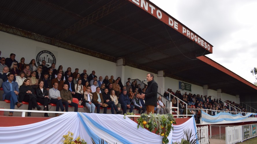 Erreca cuestionó la baja inversión en Vial pero incentivó a “cerrar grietas”