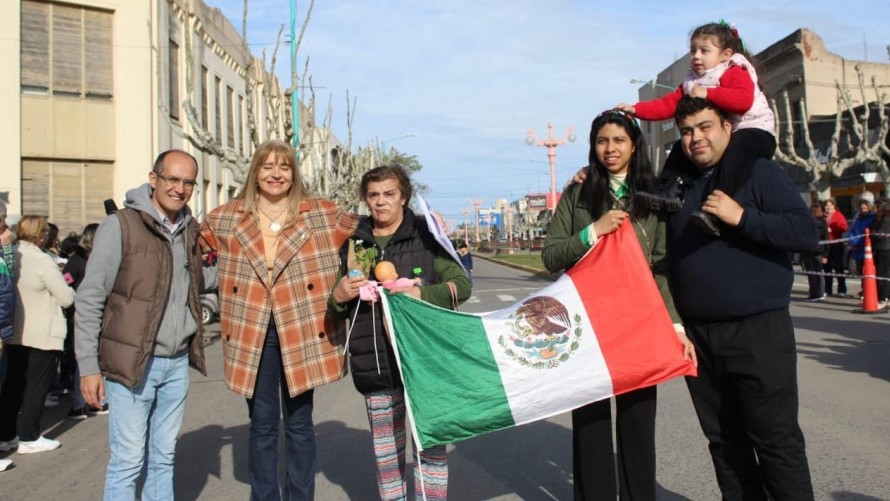 Pisano acompañó la celebración por el Día del Inmigrante