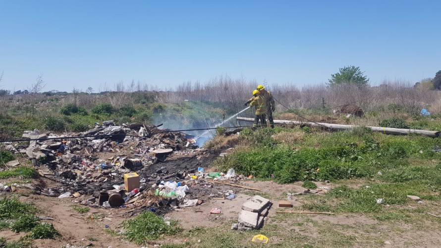 Incendio de basura fue sofocado por los Bomberos Voluntarios