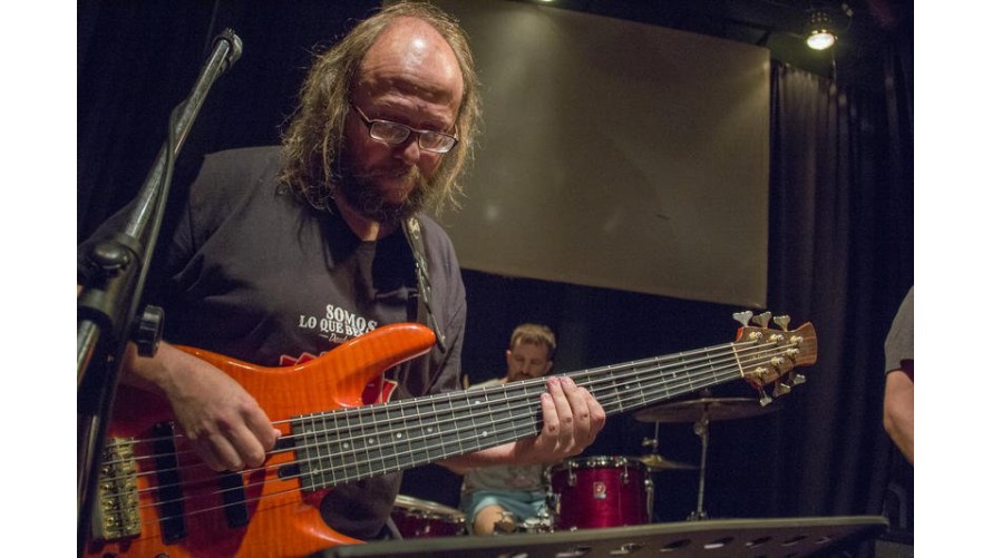 Quique Ferrari celebrará en el auditorio los veinte años de un gran disco