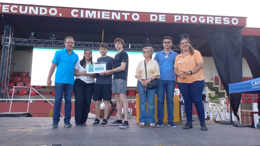 El Colegio Cervantes ganó el Concurso Campo Joven en la Expo Comercial