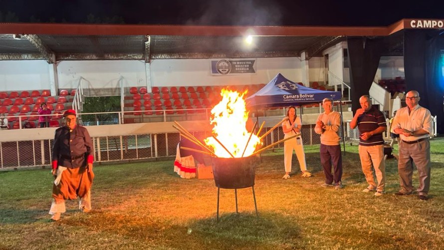 Comenzó la Segunda Expo Comercial en un predio ruralista con sus stand completos