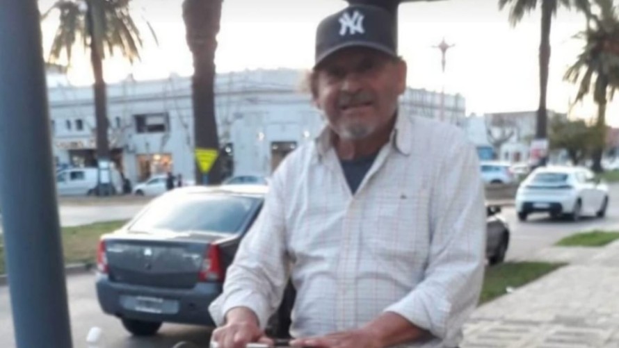 Le robaron la bicicleta de trabajo a un hombre que afila cuchillos