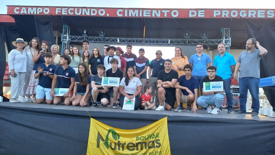 El Colegio Cervantes ganó el Concurso Campo Joven en la Expo Comercial