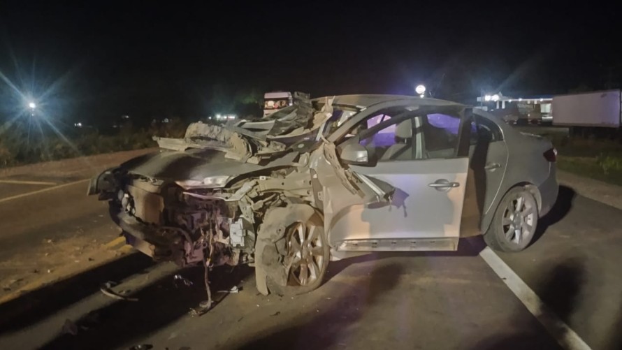 Fuerte colisión entre un auto y un camión en la ruta provincial 65