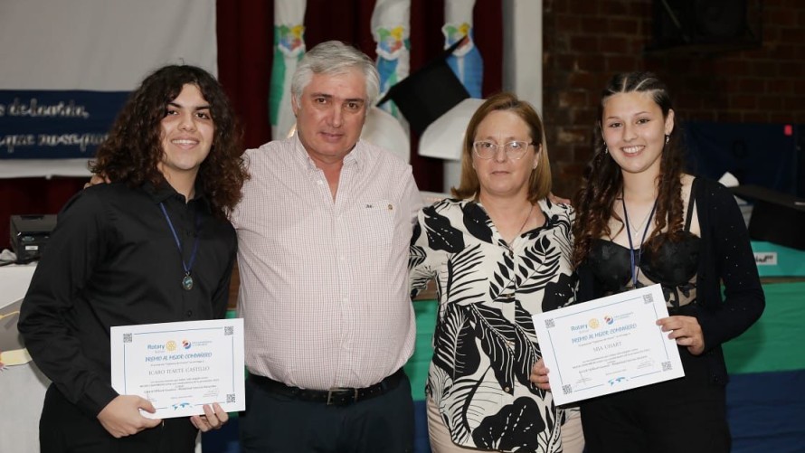 Rotary Club entregó reconocimientos a los mejores compañeros 2023