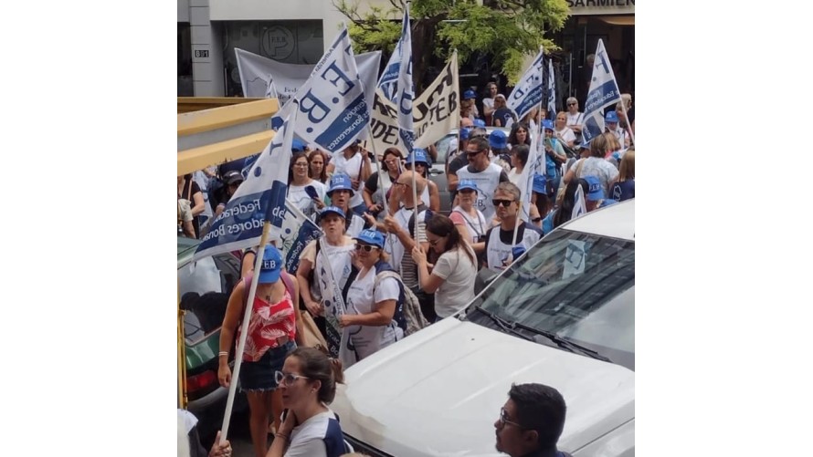 Unión Educadores Bolívar se movilizó a La Plata