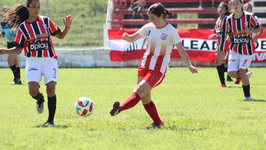 Primera división Femenina: Balonpié goleó y Empleados sumó su primera victoria