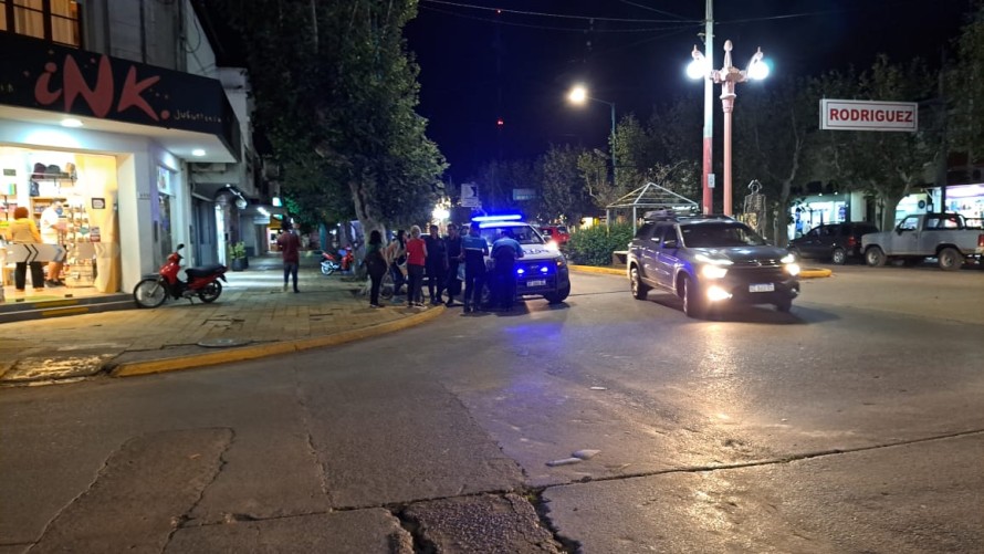 Una moto y un auto chocaron en la avenida San Martín
