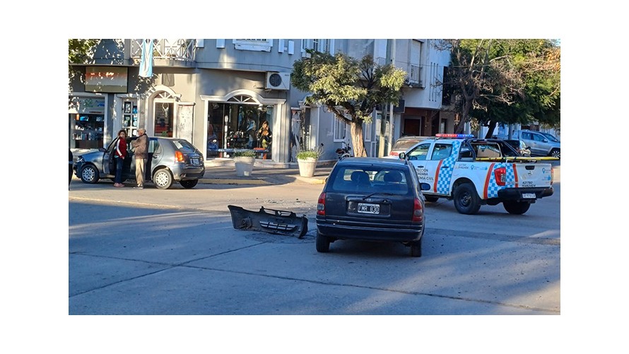 Choque de vehículos en San Martín y Viamonte