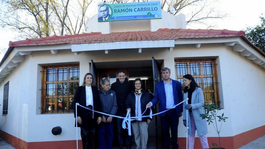 Katopodis visitó Henderson para inaugurar una ampliación en el Centro de Salud Ramón Carrillo