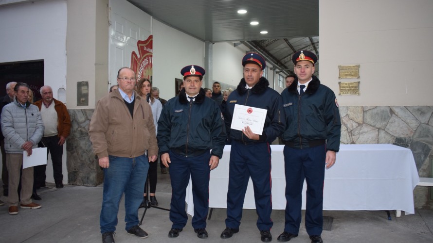 El Día del Bombero Voluntario se celebró con un emotivo acto