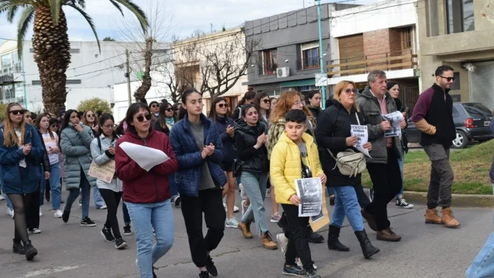 Se desarrolló la segunda marcha por el crimen de Rocío González