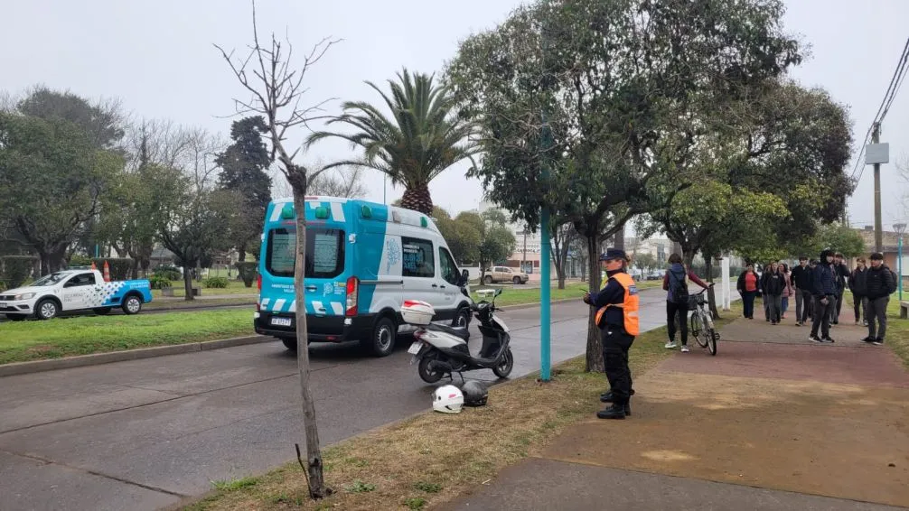 Una mujer se cayó de la moto y fue derivada al hospital