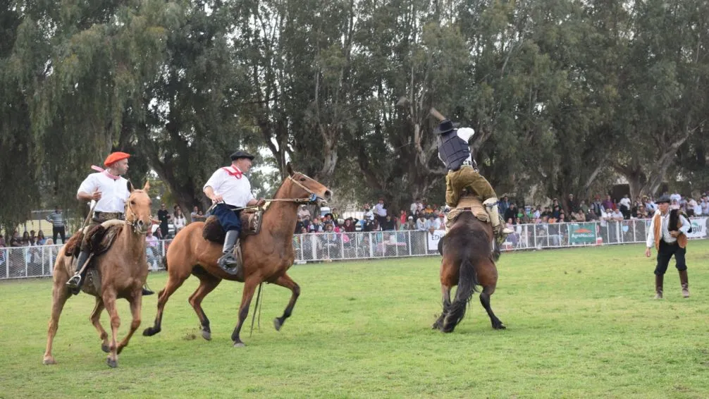 Gran jineteada este domingo en la Expo Rural