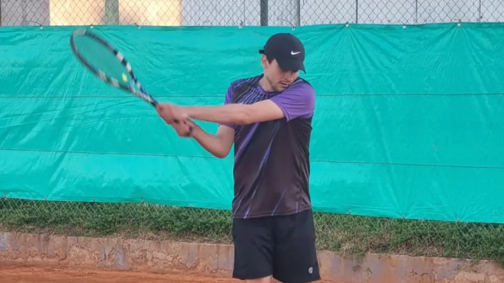 Santiago Morán fue campeón del primer torneo organizado por Clay Tennis Bolívar