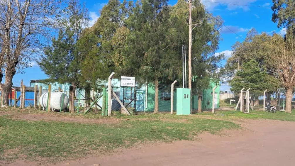 Una docente fue agredida violentamente mientras dictaba clases en una escuela rural de Bolívar