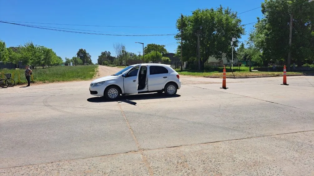 Ciclista derivado al hospital luego de un leve impacto con un auto