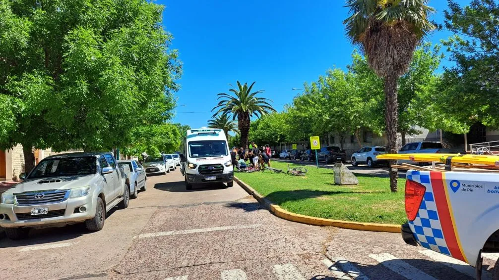 Joven menor de edad cayó de su bicicleta y fue trasladada al hospital