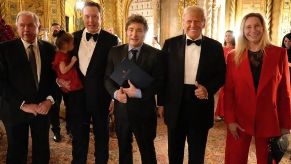 Milei y Trump en Florida: elogios cruzados, fotos y abrazos con Elon Musk y Sylvester Stallone