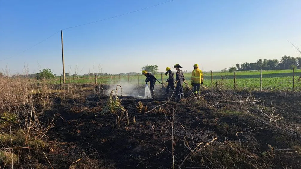 Extinguieron un incendio de pastizales en la zona de chacras