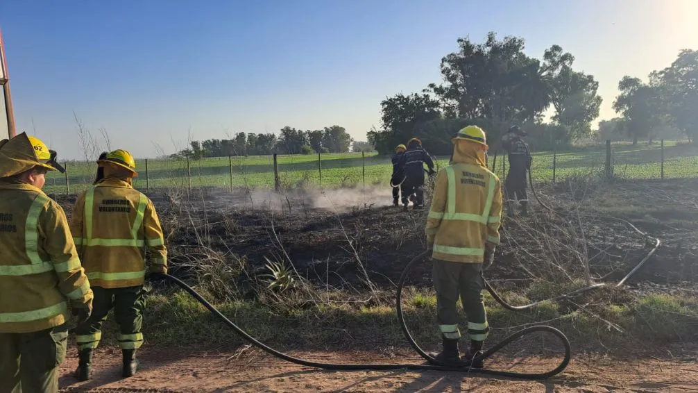 Extinguieron un incendio de pastizales en la zona de chacras