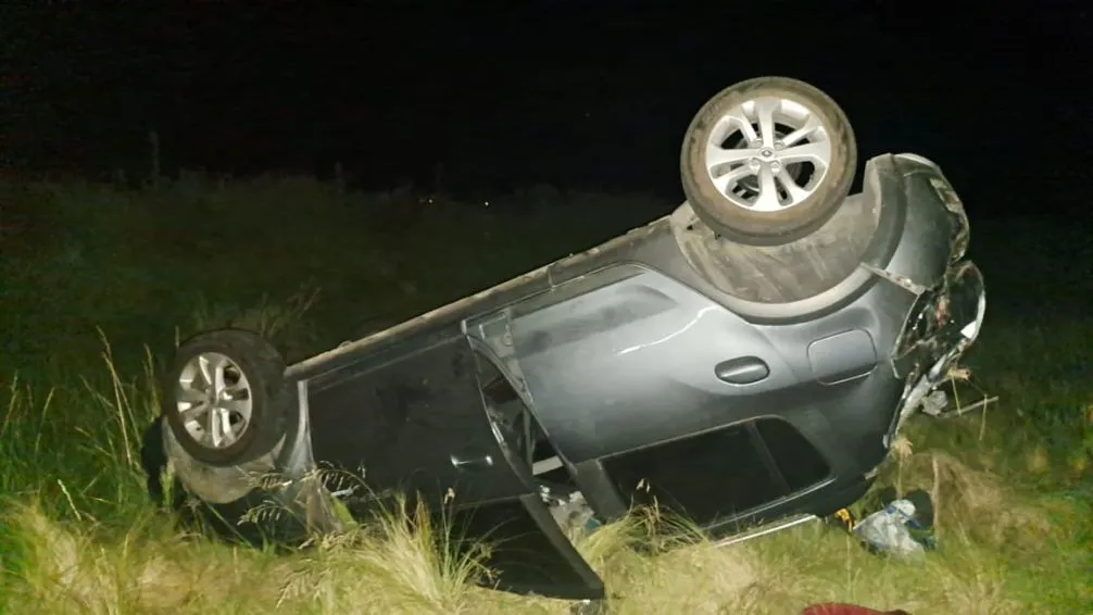 Volcó un auto con tres ocupantes en Ruta 205