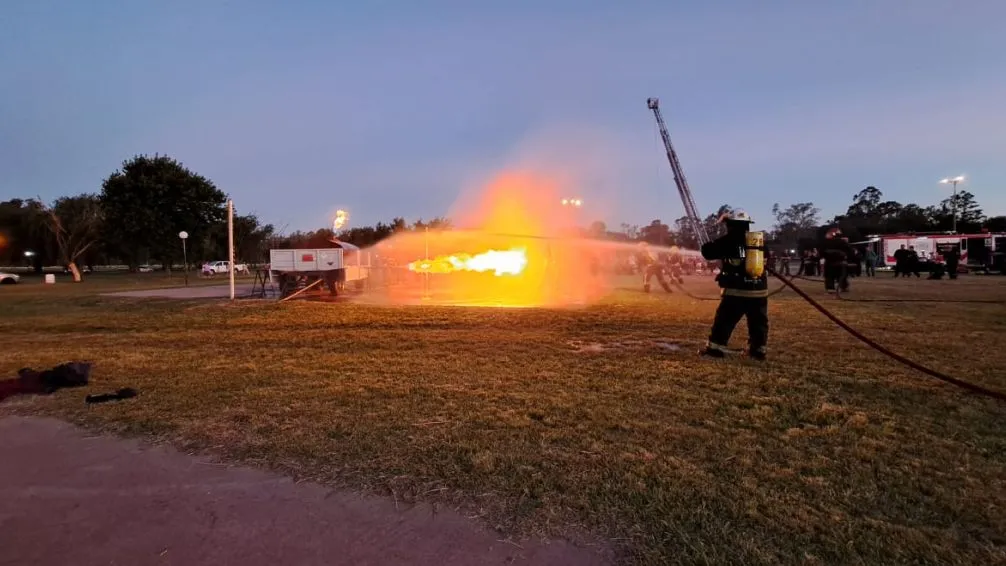 Bomberos Voluntarios realizaron sus prácticas de final de año