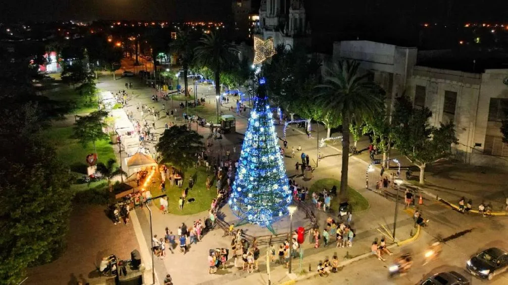 El árbol gigante de Navidad volverá a encenderse este domingo 