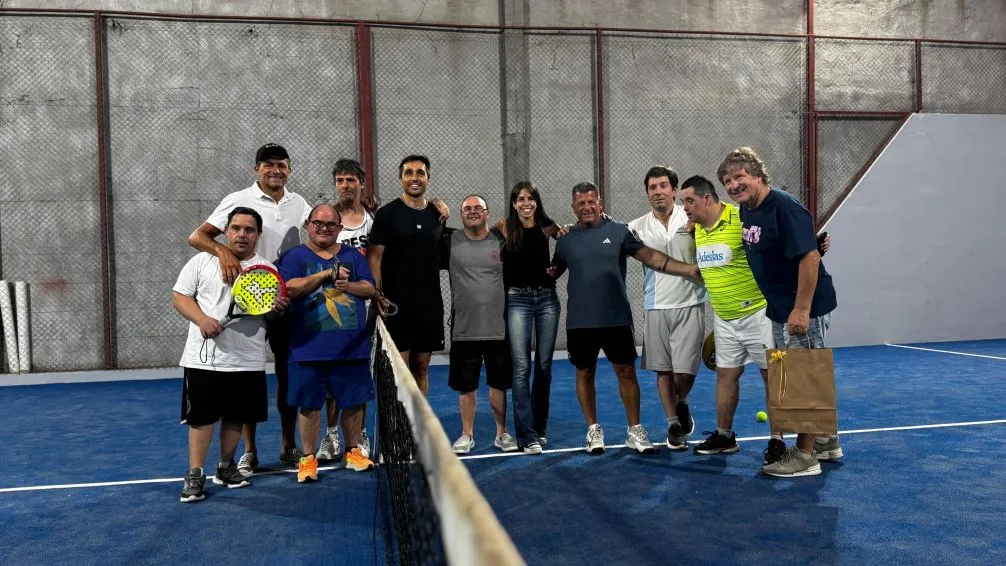 ¡El uno! Fernando Belasteguín, leyenda del pádel, visitó El Corralón