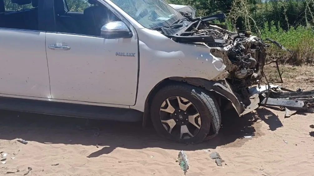 Dos camionetas involucradas en un choque y vuelco