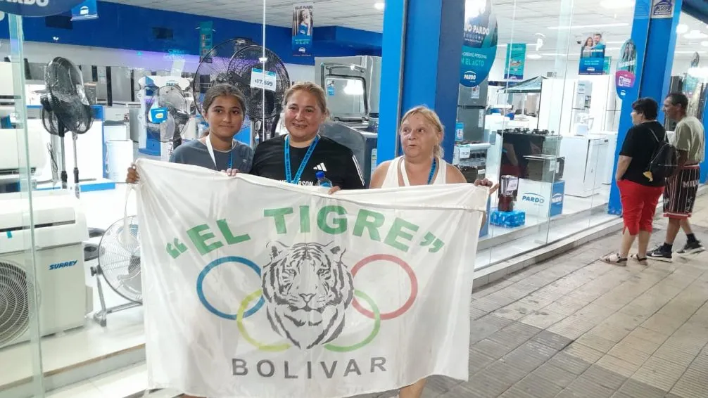 Las tres participantes de Bolívar que tuvo la corre caminata participativa, realizada con fines solidarios.